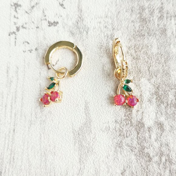 Kendra Scott Gold Berry Kyocera Opal Earrings - Cherry - Picture 1 of 3